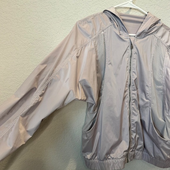 Lululemon Grey Lightweight Classic Fit Windbreaker Running Jacket - Size 10 EUC - Picture 5 of 8